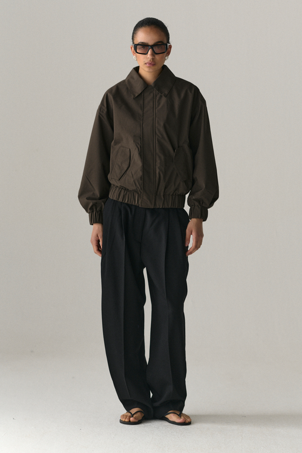 welter shelter PUFF PADDY SHORT GN SS25 CHOCOLATE