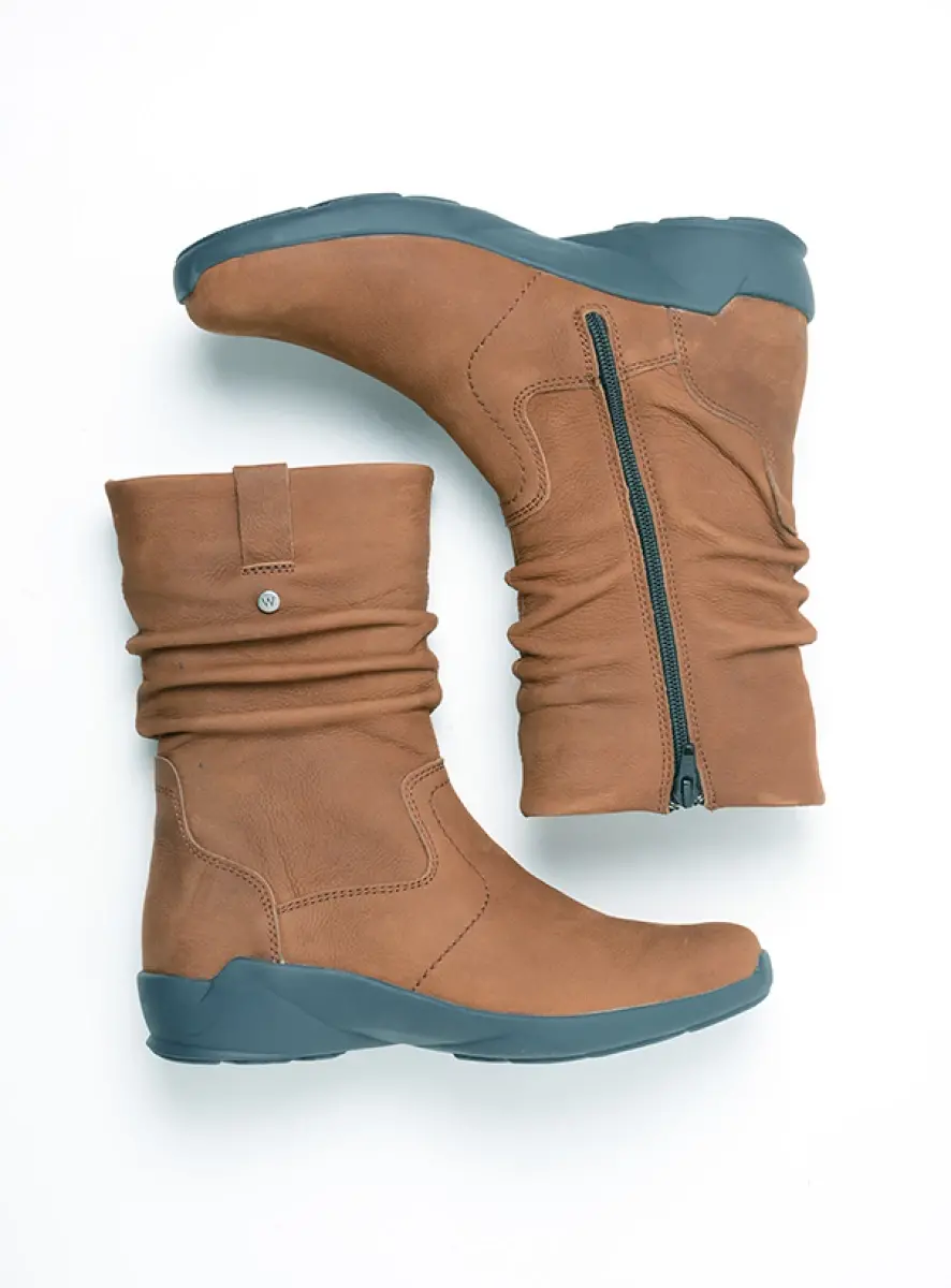 Wolky Luna Laarsje Met Geplooide Schacht