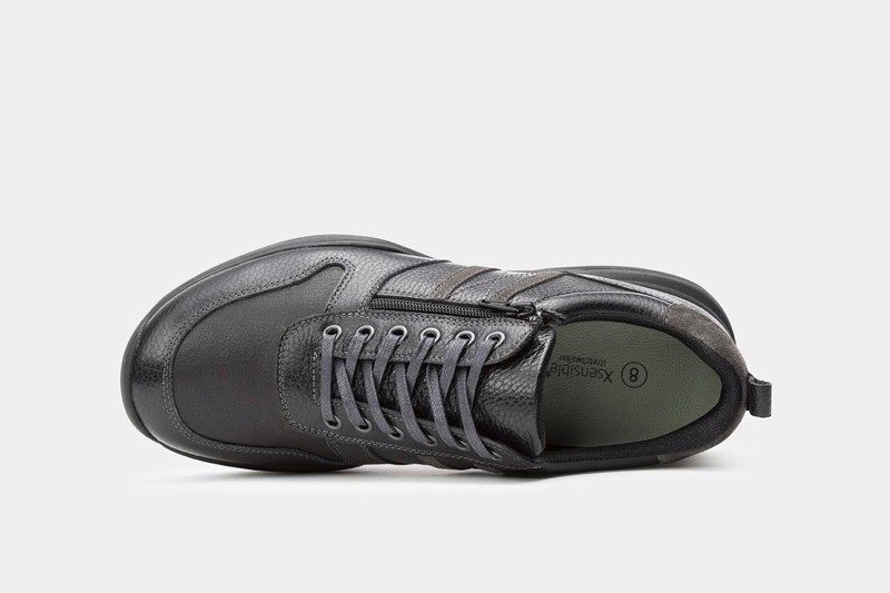 Xsensible Met Stijl En Klasse De Perfecte Sneaker Voor Alle Actieve Mannen. De Schoenen Met SWX-zolen Bieden Extra Demping En Zorgen Voor Een Optimale Afwikkeling Van De Voet. Streepdetails In Contrasterende Kleuren Zorgen Voor