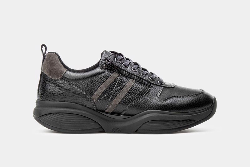 xsensible Met stijl en klasse De perfecte sneaker voor alle actieve mannen. De schoenen met SWX-zolen bieden extra demping en zorgen voor een optimale afwikkeling van de voet. Streepdetails in contrasterende kleuren zorgen voor