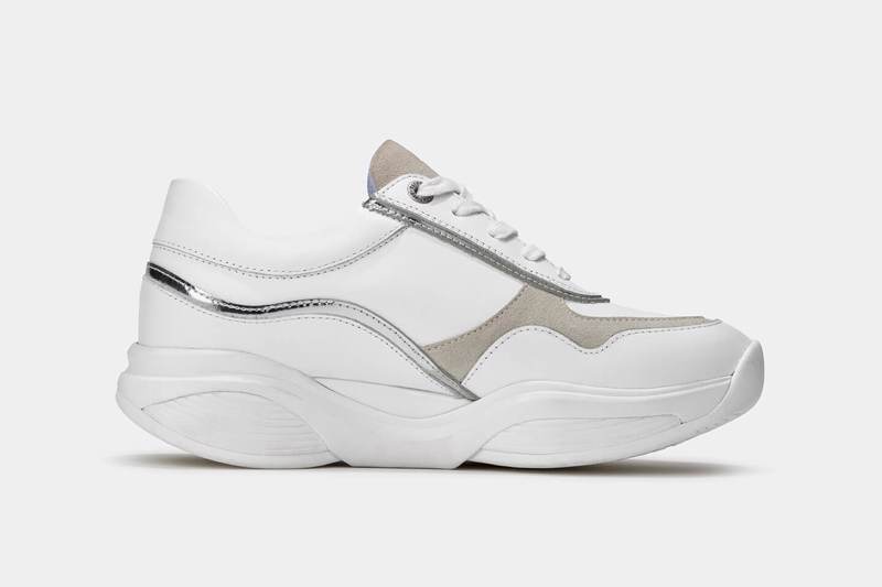 xsensible Mooi en comfortabel. Maximaal comfort bij deze bestseller met een iets dikkere maar toch superlichte zool en een trendy design. De tijdloze vetersneaker in breedte H is verkrijgbaar met kleurrijke appliqués of in een