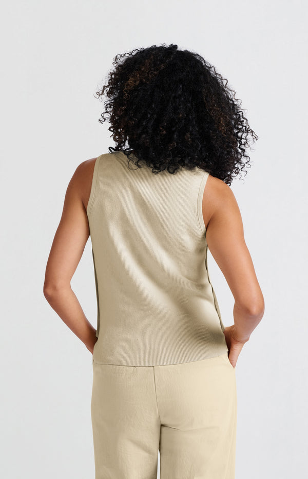 Yaya Mouwloze Top Met Knoopdetails En Aansluitende Pasvorm Summer Sand