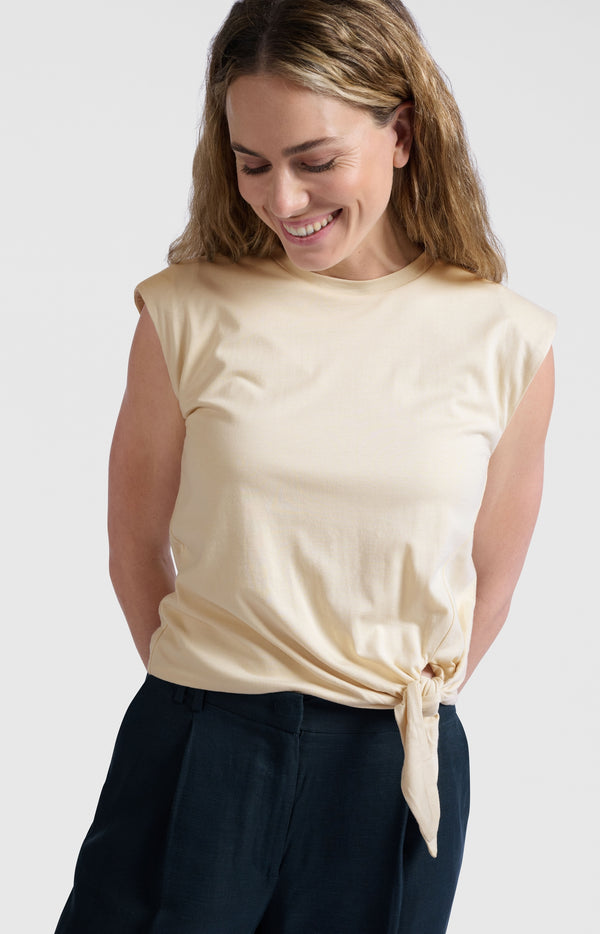 yaya Mouwloze top met knoopdetail Summer Sand yaya Mouwloze top met knoopdetail Summer Sand