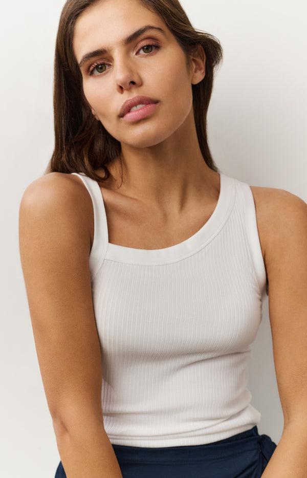 yaya Ribtop met asymmetrische halslijn Pure White