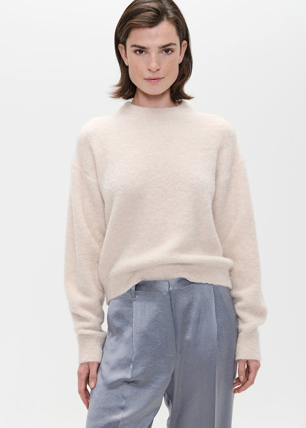 zenggi CREW NECK WOOL BOUCLÉ PULLOVER ALMOND