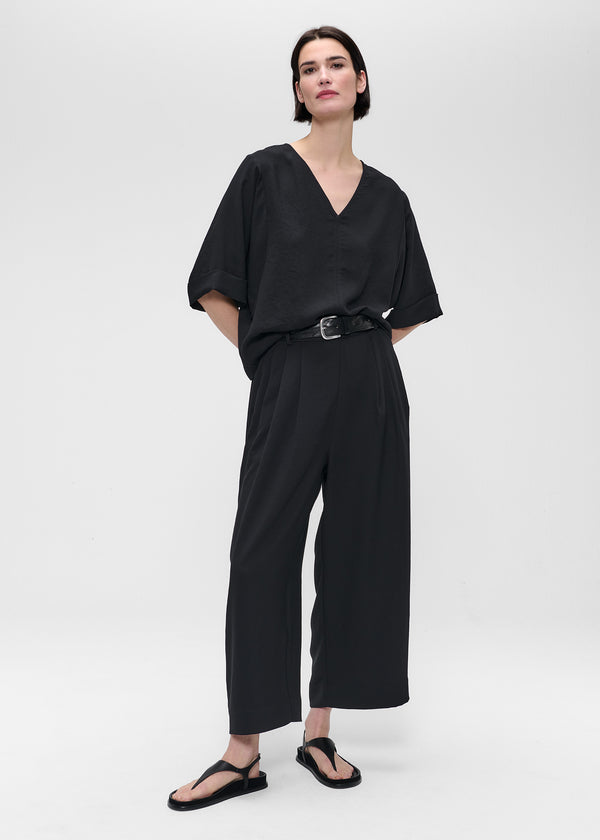 zenggi FLUID CRÊPE V-NECK TOP BLACK