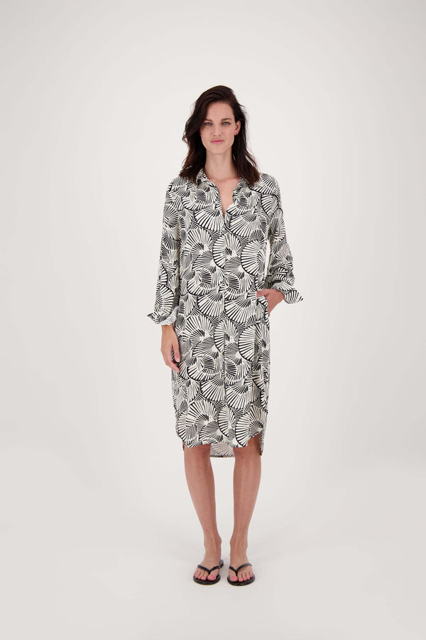 zusss doorknoop jurk met grafische print off white / zwart