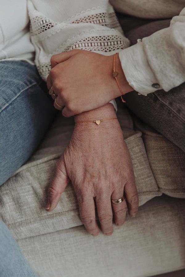 zusss kaart vriendschapsarmbandjes hartje off white / goud