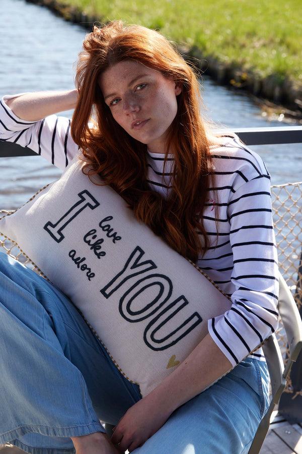 zusss kussen love like adore 60x30cm ecru / antracietgrijs