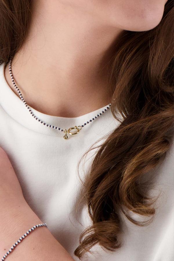 Zusss Ketting Van Streep Kraaltjes Wit / Donkerblauw