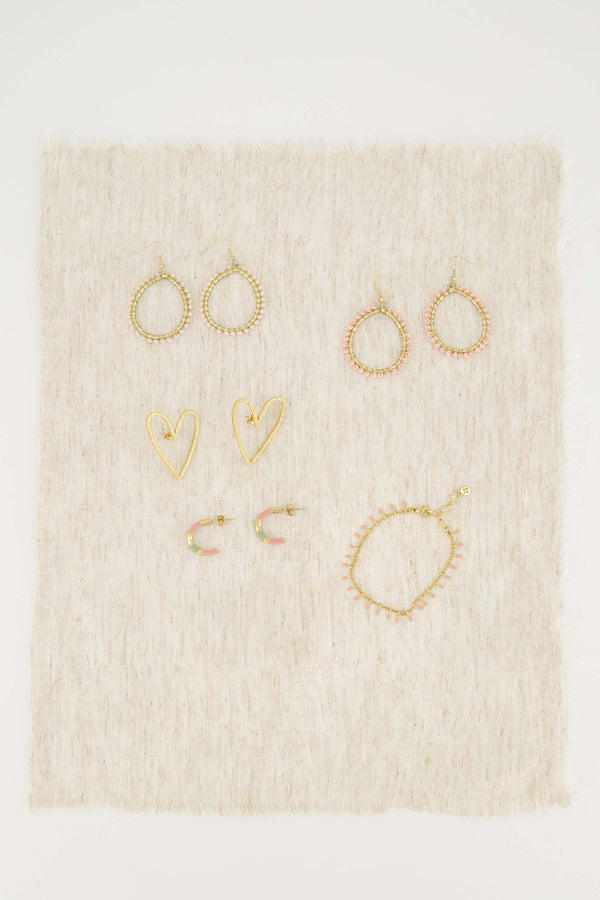 Zusss Oorsteker In Open Hart Vorm Goud