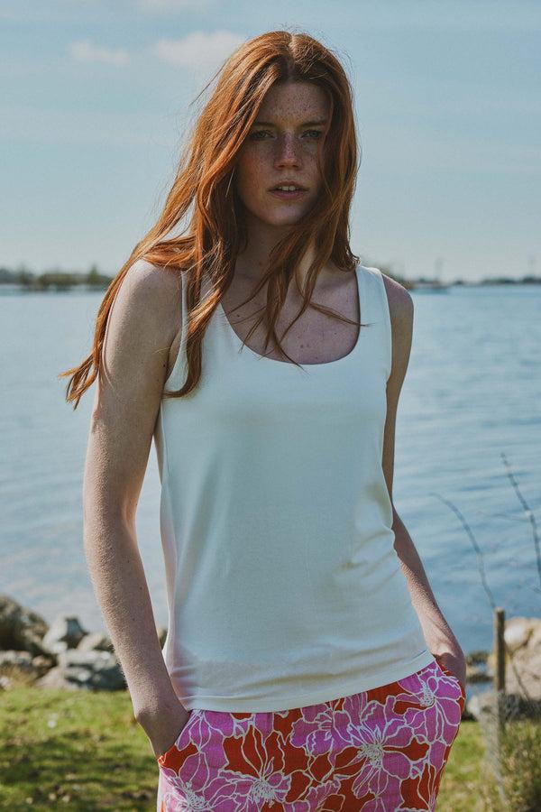 zusss singlet van polyamide stof off white