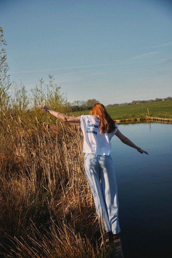 zusss t-shirt met opgerolde mouw met tekst wit