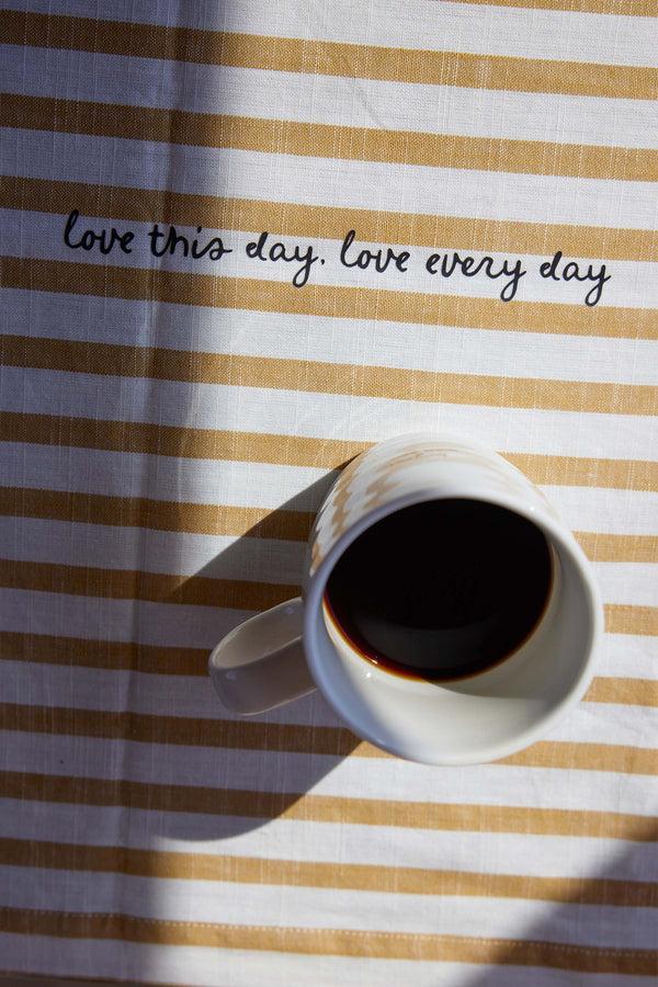 zusss tafelloper strepen love this day honing